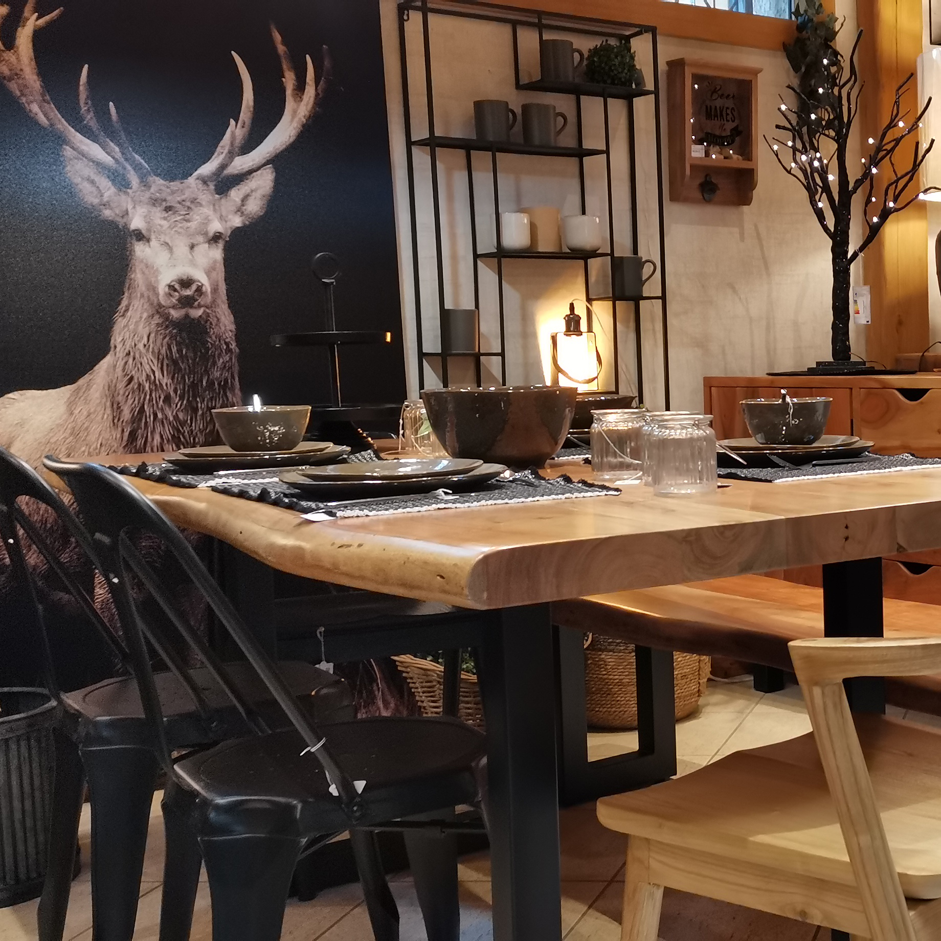 salle à manger tableau cerf